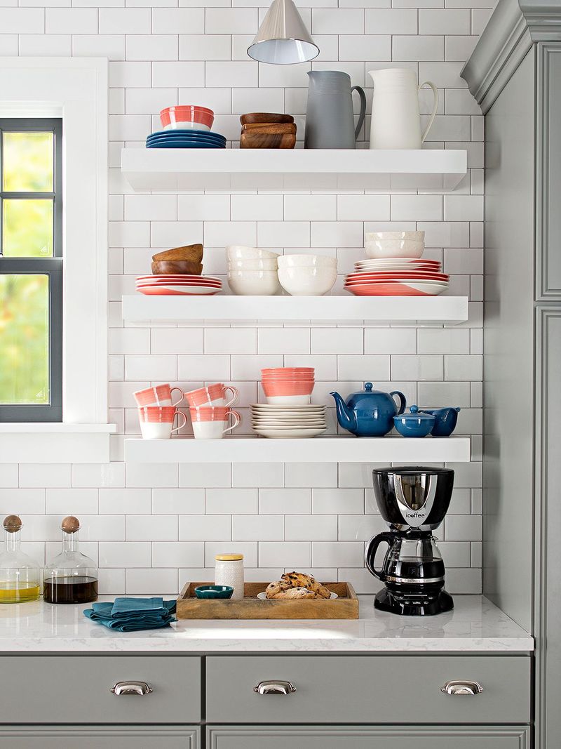 Display Pretty Dishware