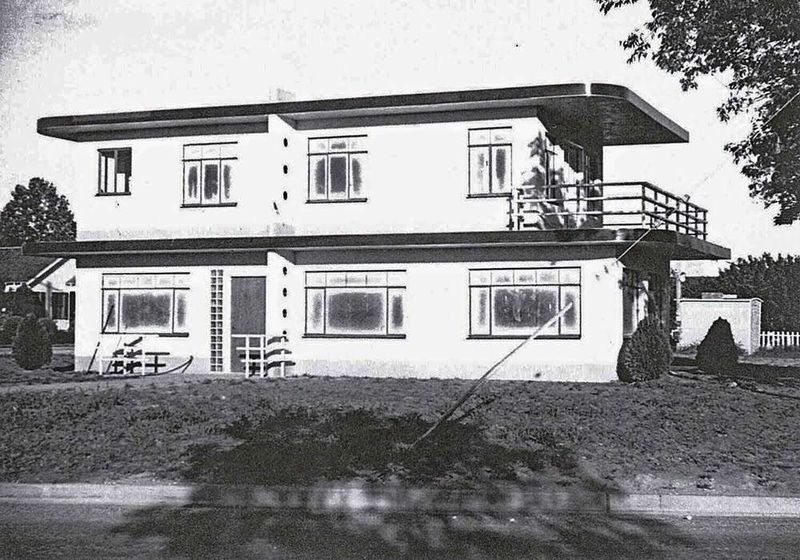The Streamline Moderne House