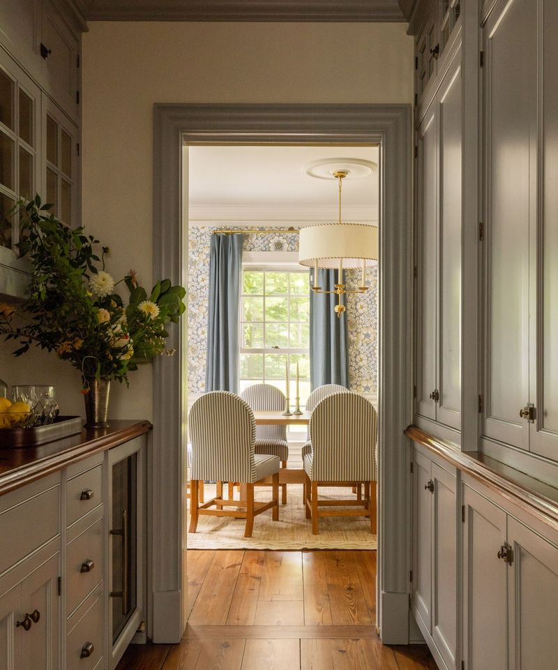 Small Dining Hallway