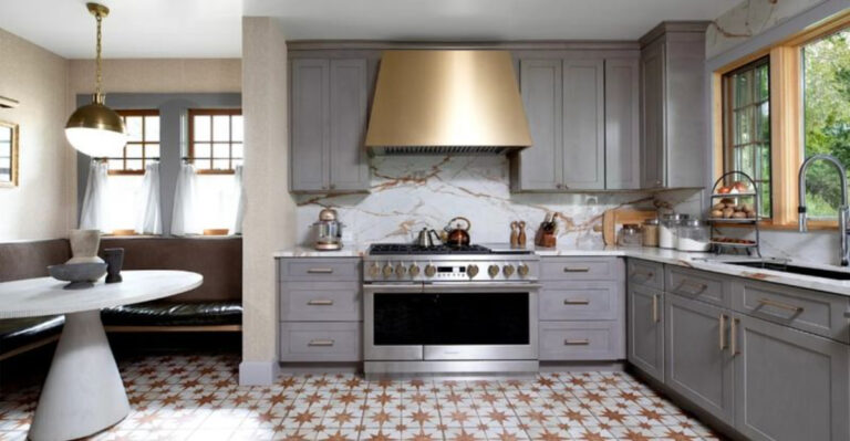 This 1920s Colonial House Was Considered Creepy And Sad Until Bright Paint Revived It