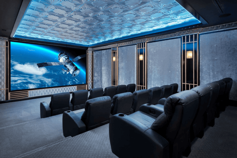Homes With Giant Home Theaters