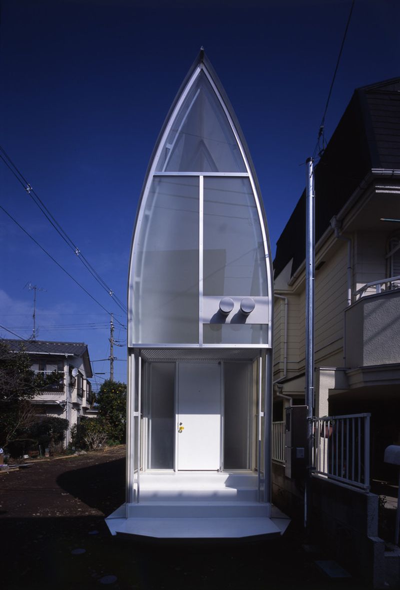 Narrow House by Atelier Tekuto (Tokyo, Japan)