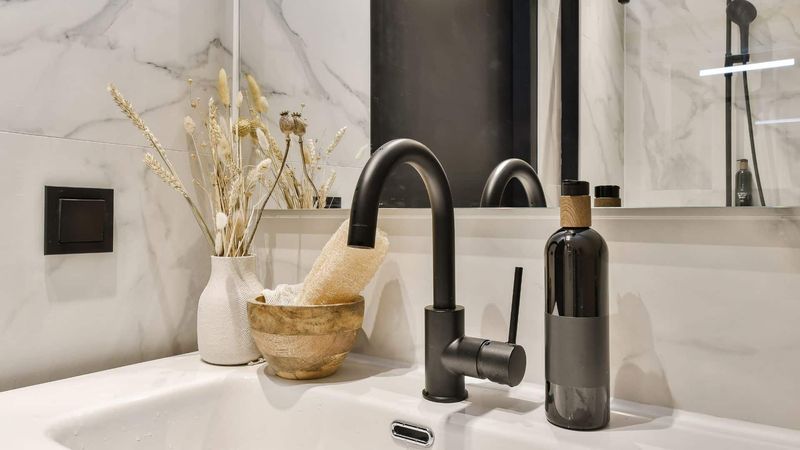 Go for Gold or Black Hardware