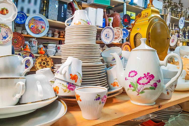 Cracked Or Chipped Dishware