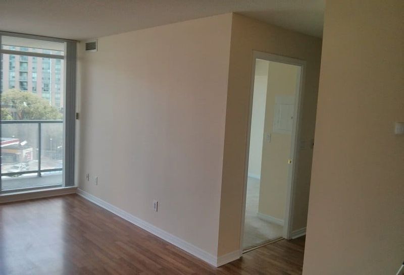 Builder-Grade Beige on Beige